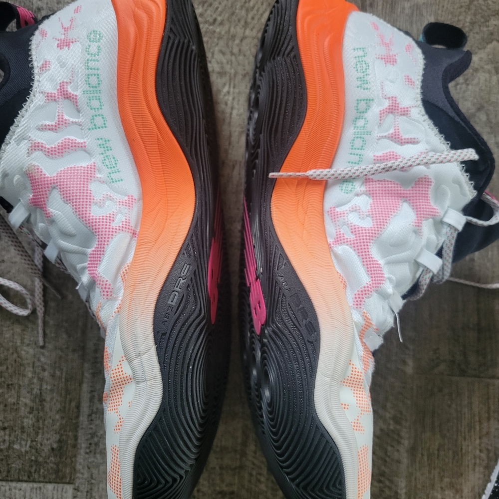 New balance basketball shoes